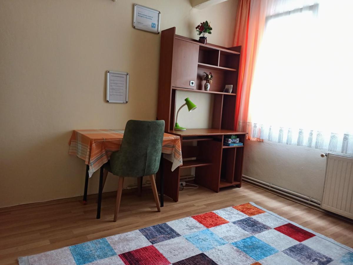 איסטמבול Private Room Close To Merter And Gungoren Textile Center מראה חיצוני תמונה